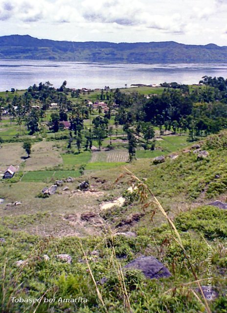 Blick von der Halbinsel Samosir auf den Tobasee